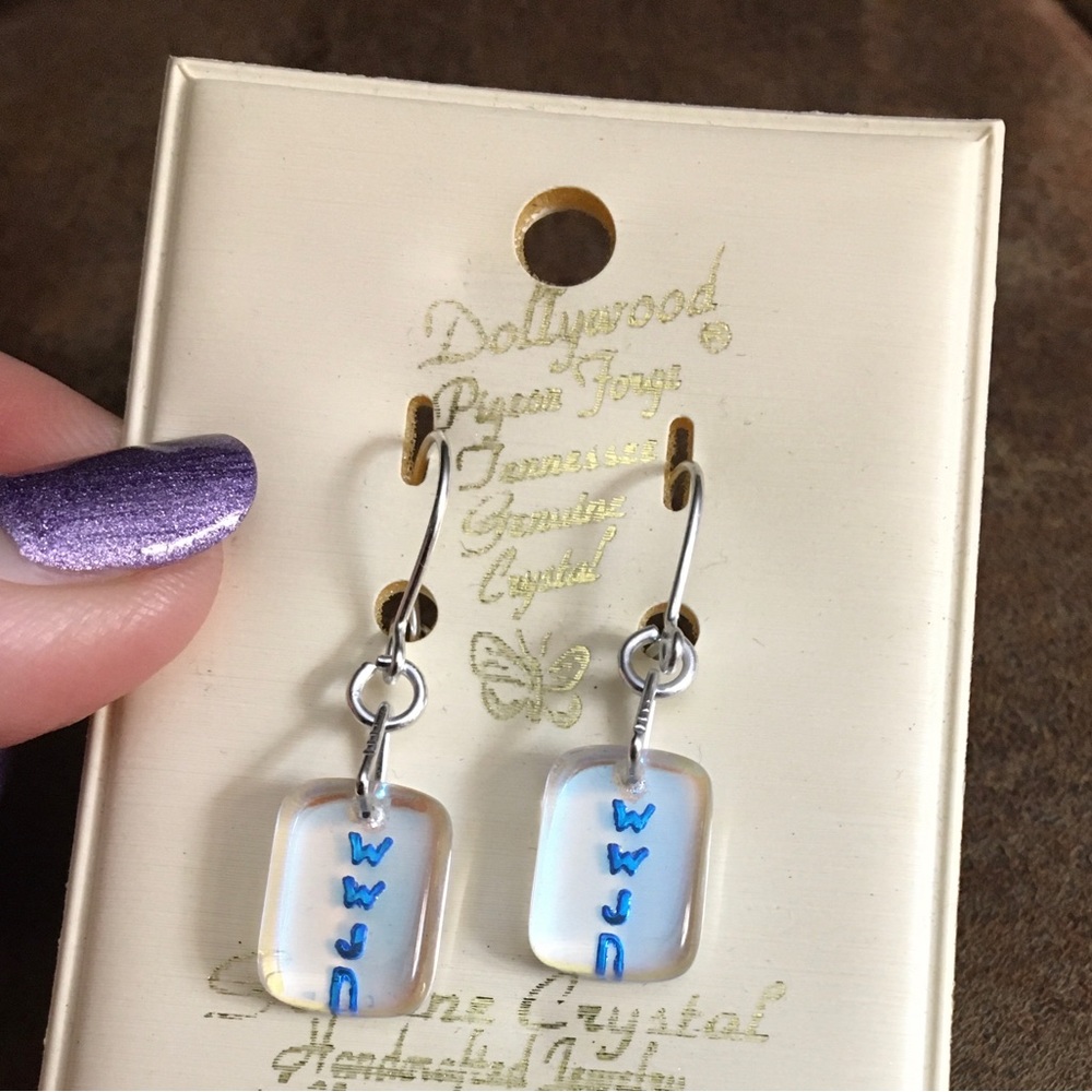 Earrings - Picture 1 of 1